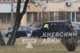 У Києві поліція зі стріляниною зупиняла Mercedes, але порушник втік (відео)