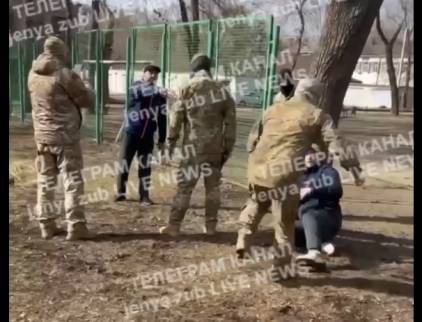 З'явилося відео, як у Харкові співробітники ТЦК у балаклавах побилися з цивільними