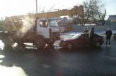 В Одессе иномарка таранила автокран