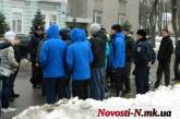Футболисты МФК «Николаев» под прокуратурой организовали «молчаливый пикет» в поддержку своего коллеги, подозреваемого в жестоком избиении