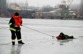 Николаевские МЧСники провели учения по спасению людей, провалившихся под лед