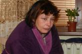 Мать Оксаны Макар напивается вдрызг и жалуется, что денег у нее нет