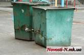 ЖЭК «Забота», принадлежащий Чайке и Пелипасу, использует негодные контейнеры для мусора