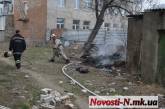 В центре Николаева во дворе недостроя произошел пожар
