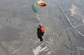 Офицеры парашютно-десантной службы в ходе сборов в Николаеве прыгали с новыми парашютными системами