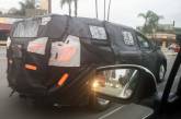 Загадочный Chrysler «завесился» на улицах Лос-Анджелеса