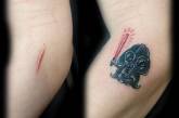 В сети показали  татуировки, благодаря которым владельцы могут хвастаться шрамами (ФОТО)