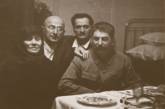 Сталин с друзьями в гостях у матери. Грузия, 1935 г. ФОТО