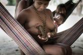 Древняя традиция этого амазонского племени повергает в шок. ФОТО