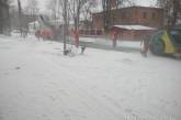 В Полтаве дорожники положили асфальт на снег