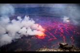 Дрон сфотографировал лавовое озеро в кратере действующего вулкана. ФОТО