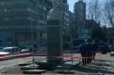 Как в Днепропетровске сносили памятник Кирову (ФОТО)