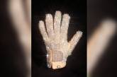 Перчатку Майкла Джексона продали за $104 тысячи (ФОТО)