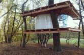 В Чехии построили уникальный домик на дереве из стекла. (ФОТО)