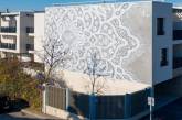 Нові мереживні візерунки польської художниці NeSpoon, що прикрашають фасади будівель