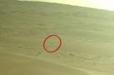 В небе Марса заметили странную черную точку (ФОТО)