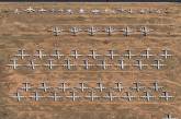 Найбільший у світі цвинтар літаків, відбитий в аерофотознімках Бернхарда Ланга