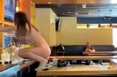 Во Флориде голая женщина разгромила бар (ВИДЕО)