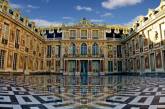 У Версальський палац пробрався «король», але мріям про трон завадив таксист
