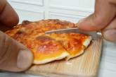 Шеф-повар придумал забавный способ накормить пиццей худеющих (ВИДЕО)