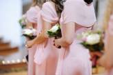 Подружки нареченої сконфузилися через невдале вбрання (ФОТО)