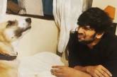 Індієць заспівав із собакою і став зіркою мережі (відео) 