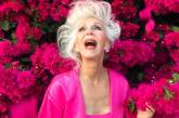 "Це не за віком". 74-річна жінка носить рожеве та відкриті купальники та чхати хотіла на всі стереотипи