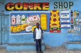 Яркие рекламные фасады зданий в Сомали. ФОТО