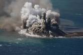 В Японії з'явився новий острів після виверження підводного вулкана – фото