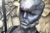 "Чорний іншопланетянин", який відрізав вуха, ніс і пальці, показав, який мав вигляд у 13 років - фото