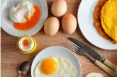Названі продукти, які не сумісні в одній страві з яйцями