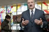 Александр Лукашенко призвал белорусов быть осторожными с долларом
