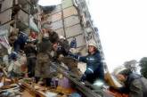 Под завалами днепропетровской многоэтажки нашли 17 жертву