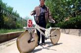 Отставной офицер изобрел велосипед с "угловатыми" колесами