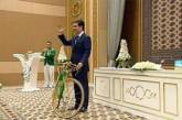 В Сети смеются с "туркменистанского Януковича". ФОТО
