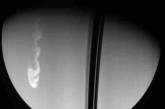 Зонд "Кассини" сфотографировал «сигаретный дым» на Сатурне
