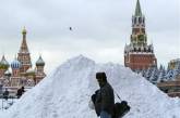 Охрана Кремля провела спецоперацию по уничтожению гигантской сосульки