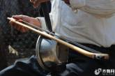 Китайский фермер создал оркестр, играющий на тазиках. ФОТО