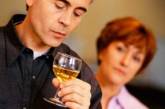 Психологи рассказали, как убедить человека бросить пить