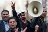 В Каире на демонстрантов напали сотни людей в штатском, вооруженные ножами