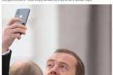 Кадыров подарил: в Сети посмеялись над Медведевым с новеньким iPhone. ФОТО