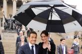 Для защиты Саркози охрана будет использовать специальные зонтики