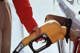 У Азарова разрешили трейдерам еще больше повысить цены на бензин