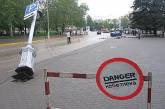 Иномарка устроила «столбопад» в центре Севастополя