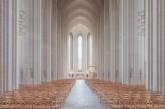 Фотографии величественной церкви в стиле экспрессионизма. ФОТО
