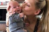 Анна Курникова заинтриговала снимком с младенцем.ФОТО