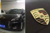 Прошла любовь: китаянка бросила парня из-за ненастоящего Porsche. ФОТО