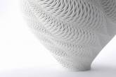 Океанские волны на керамических вазах Ли Чон Мина. ФОТО