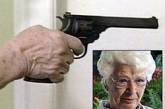 71-летняя пенсионерка избила и задержала грабителя