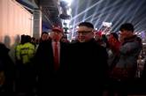 На Олимпиаде по Пхенчхану прогулялись «фальшивые» Трамп и Ким Чен Ын. ФОТО